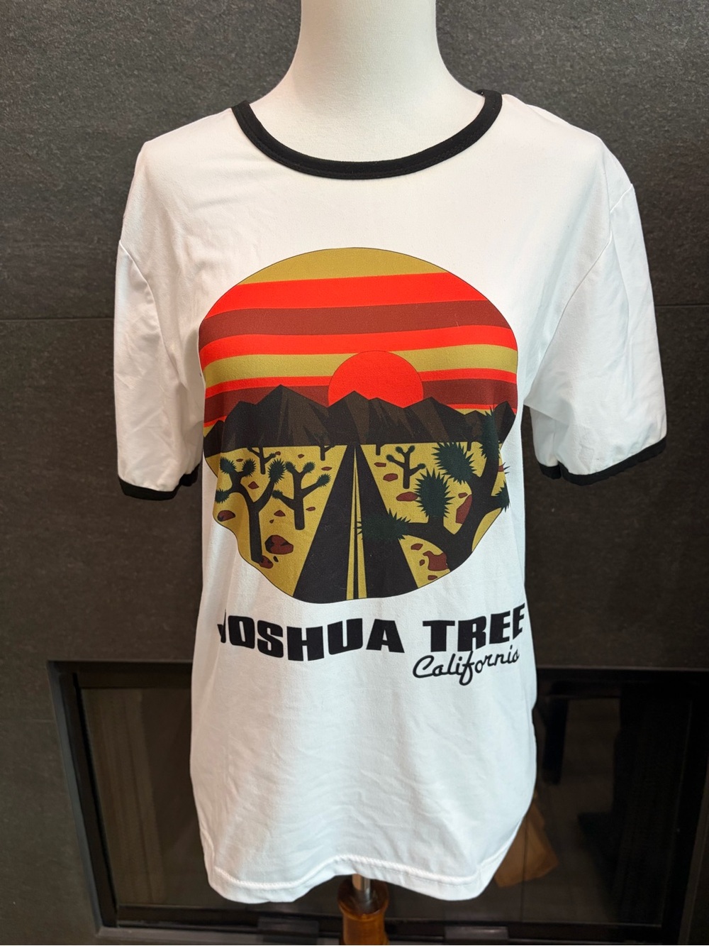 Joshua Tree Ringer Tee Size Small - Picture 8 of 9